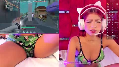 Snapshot of ximenareid chatting on 10.24.25 Ximena online show from 10.24.25