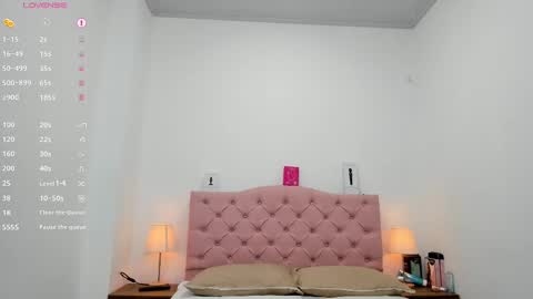 Xiomy online show from 10.18.25