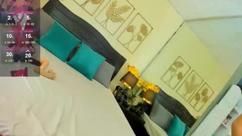 xislandenchantresx online show from 09.17.25