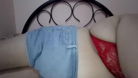 Snapshot of xjuicytits chatting on 02.21.26 xjuicytits online show from 02.21.26