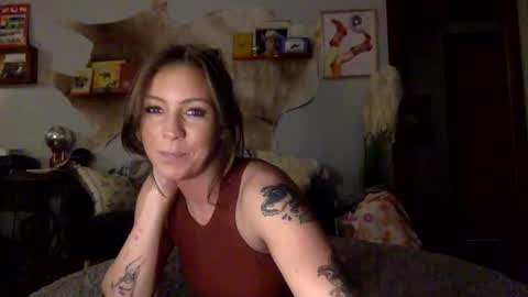 xLacyy online show from 10.22.25