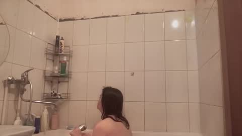 Luna online show from 12.21.25