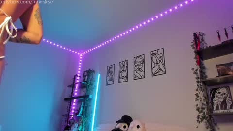   online show from 01.06.26