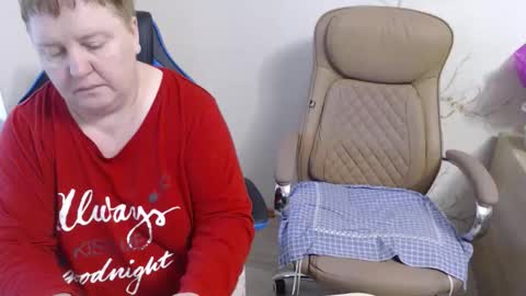 XMollyJaneX online show from 11.16.25