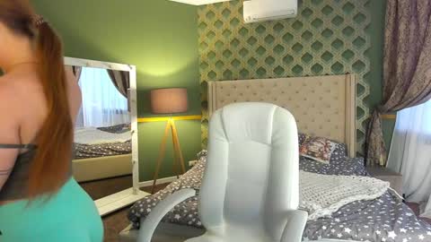 Snapshot of xo_monica chatting on 01.21.25 Monica online show from 01.21.25