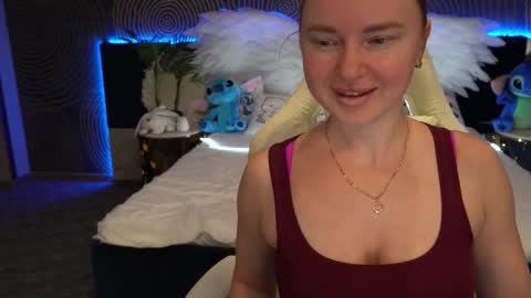 Snapshot of xo_monica chatting on 10.18.25 Monica online show from 10.18.25