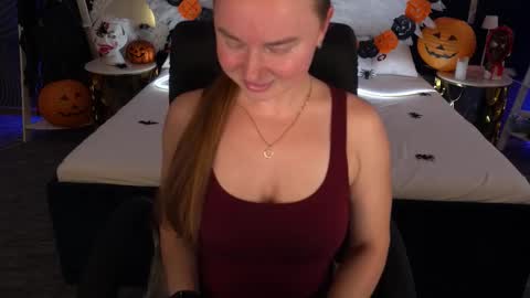 Snapshot of xo_monica chatting on 11.01.25 Monica online show from 11.01.25