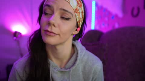 Bella Bondai online show from 01.17.25