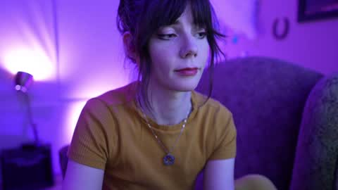 Bella Bondai online show from 02.04.25