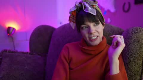 Bella Bondai online show from 02.22.25