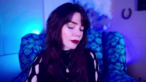 Bella Bondai online show from 10.10.25