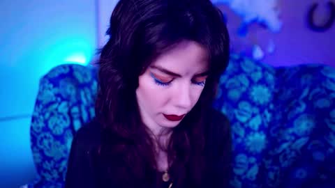 Bella Bondai online show from 10.20.25