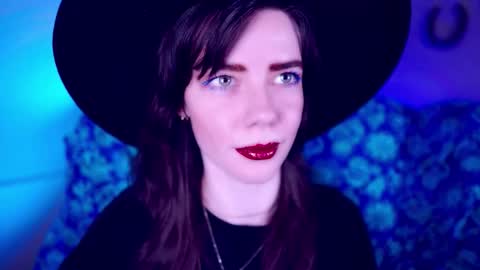 Bella Bondai online show from 10.28.25