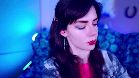 Bella Bondai online show from 11.14.25