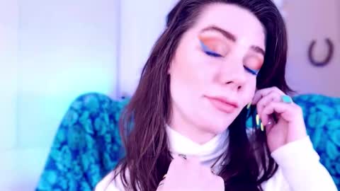 Bella Bondai online show from 03.25.26