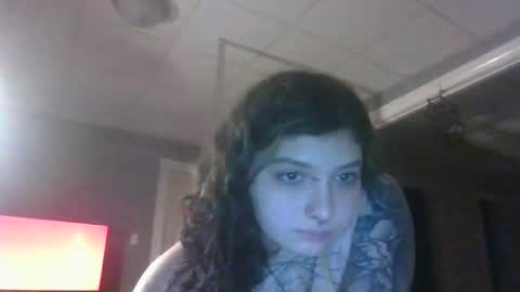 xoffthelucyx online show from 01.15.25