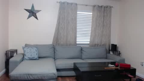 xoprettylittlepoisionxo online show from 10.08.25