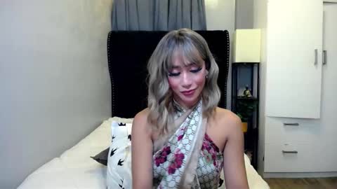 Snapshot of xoxo_adams chatting on 11.17.25 xoxo online show from 11.17.25