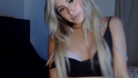 Lacey Loo online show from 07.10.26