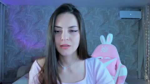 Snapshot of xoxolunaria chatting on 06.18.26 lunaria online show from 06.18.26