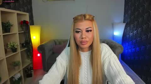 Snapshot of xpuka chatting on 11.01.25 xpuka online show from 11.01.25