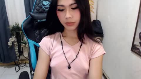 Snapshot of xseductive_airax chatting on 12.08.24 aira online show from 12.08.24