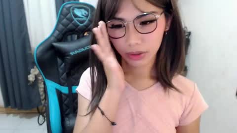 Snapshot of xseductive_airax chatting on 12.08.24 aira online show from 12.08.24