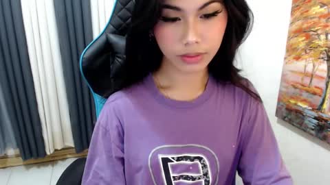 Snapshot of xseductive_airax chatting on 02.05.25 aira online show from 02.05.25