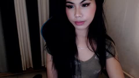 Snapshot of xseductive_airax chatting on 02.19.25 aira online show from 02.19.25