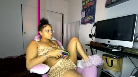 xStarGazingx online show from 09.24.25