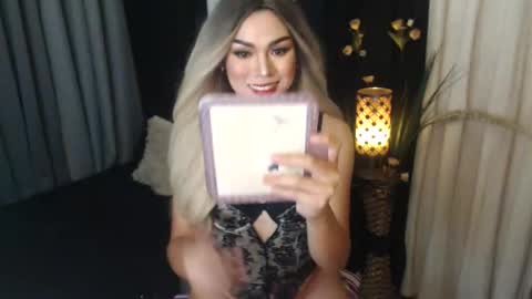 Snapshot of xsundaesweetx chatting on 09.19.25 Sundae online show from 09.19.25