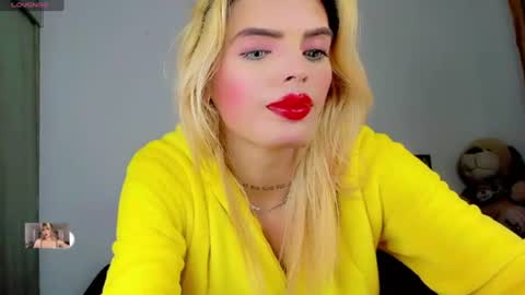 Snapshot of xthesexyboyx chatting on 06.23.26 Femboy Exotic online show from 06.23.26