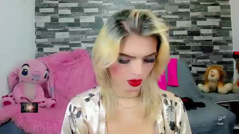 Snapshot of xthesexyboyx chatting on 07.18.26 Femboy Exotic online show from 07.18.26