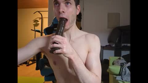 Snapshot of xufffix chatting on 10.07.25 N online show from 10.07.25