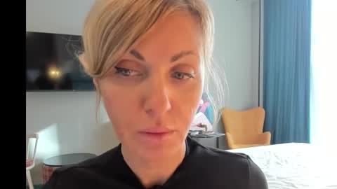 xvaleriax0 online show from 09.12.25