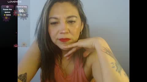 Snapshot of xxantonellaxxx chatting on 10.21.25 antonella online show from 10.21.25