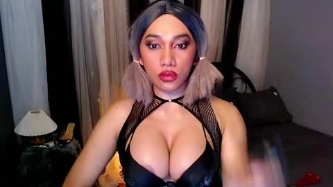 Snapshot of xxcinddyxx chatting on 03.06.25 cinddy online show from 03.06.25
