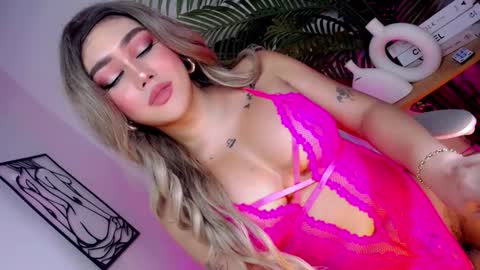 Snapshot of xxcumcatcherxx chatting on 09.27.25 Jane online show from 09.27.25