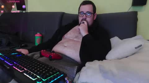 Snapshot of xxevoker chatting on 09.26.25 xxevoker online show from 09.26.25