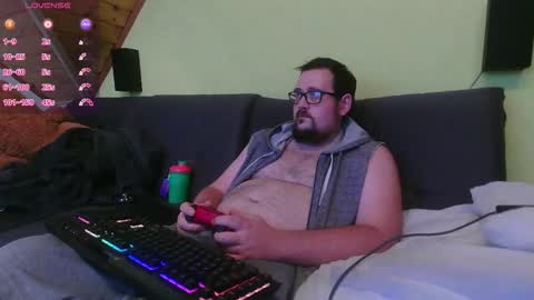 Snapshot of xxevoker chatting on 09.30.25 xxevoker online show from 09.30.25