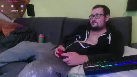 Snapshot of xxevoker chatting on 10.04.25 xxevoker online show from 10.04.25