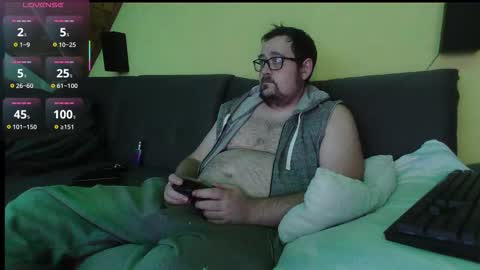 Snapshot of xxevoker chatting on 10.19.25 xxevoker online show from 10.19.25