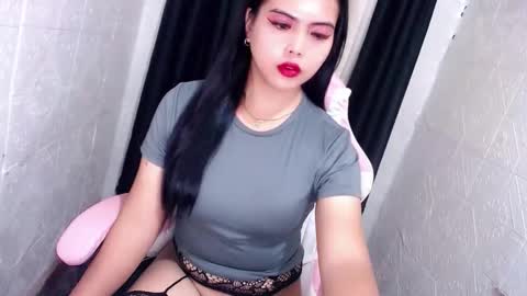 divine online show from 10.04.25