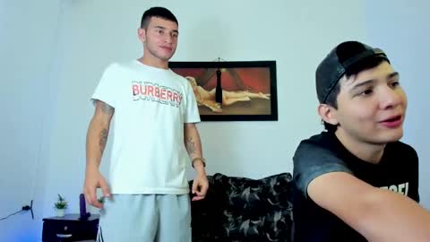 Snapshot of xxhoty0ung_boysxx chatting on 03.05.25 David and Mike online show from 03.05.25