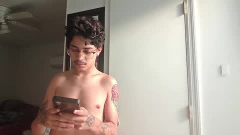 Snapshot of xxjasoneecxx chatting on 10.05.25 XxJasoneecxX online show from 10.05.25