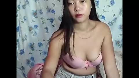 Snapshot of xxkylie18 chatting on 09.22.25 xxkylie18 online show from 09.22.25