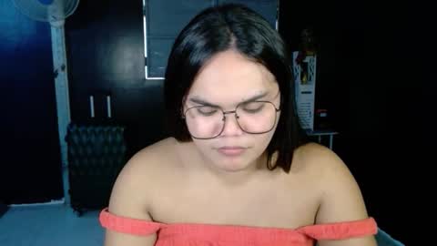 Kylie Smith online show from 10.10.25