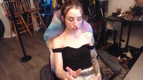 Snapshot of xxlilithmoonxx chatting on 10.24.25 Lilith online show from 10.24.25