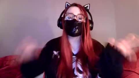 Snapshot of xxmommyraexx chatting on 10.29.25 Mommy online show from 10.29.25