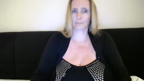 Nikkie online show from 02.03.25